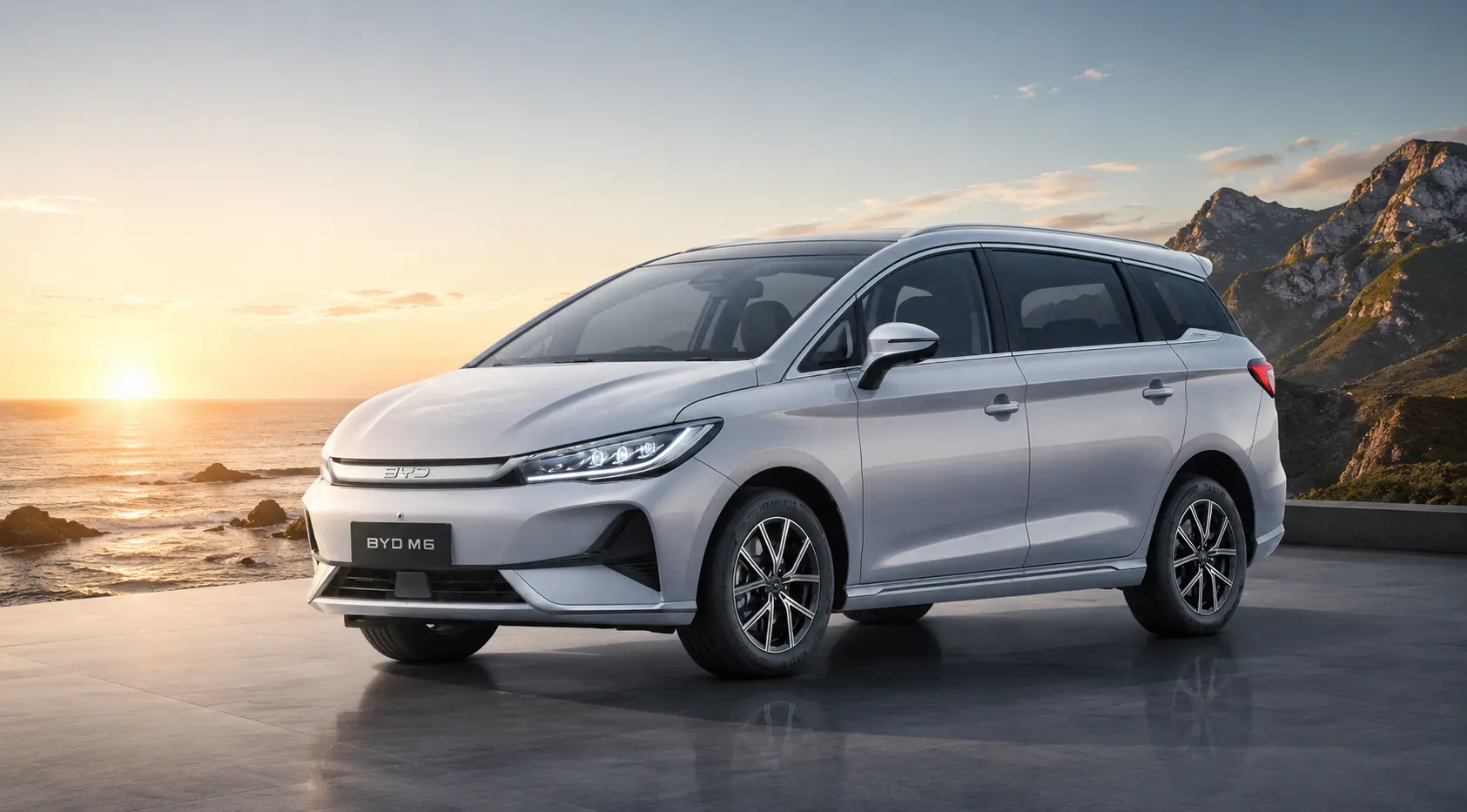 BYD M6
